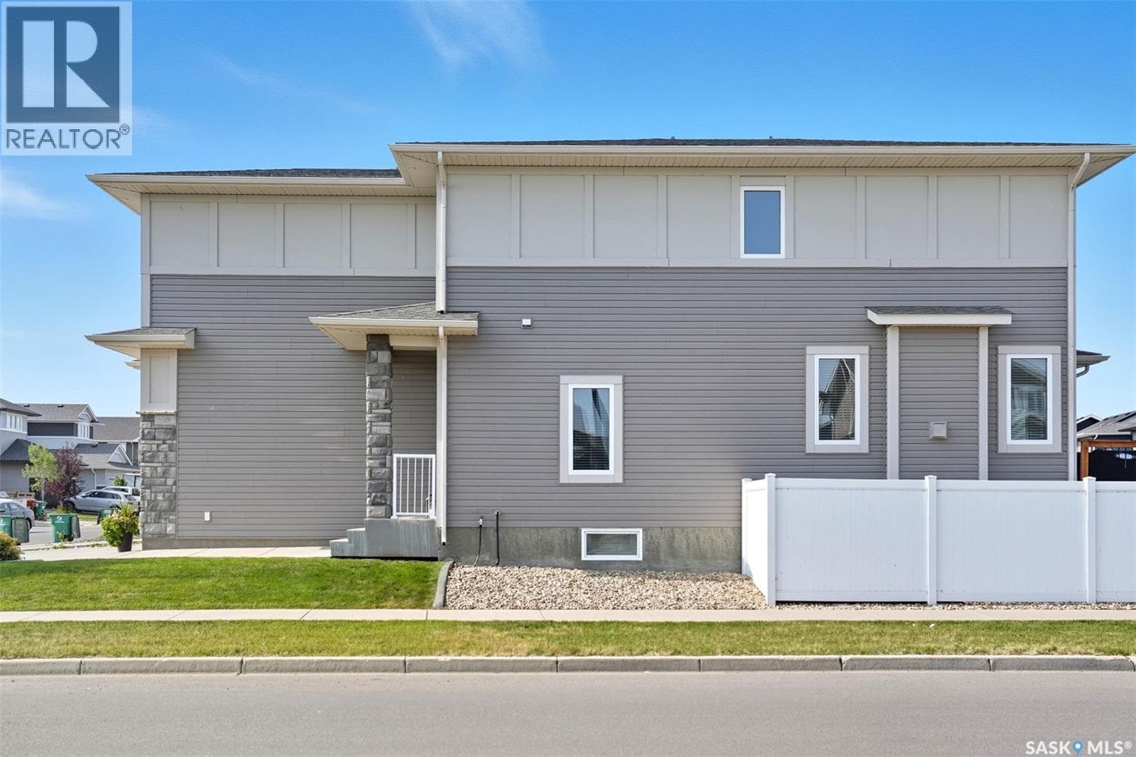 387 Underhill BEND — photo 3