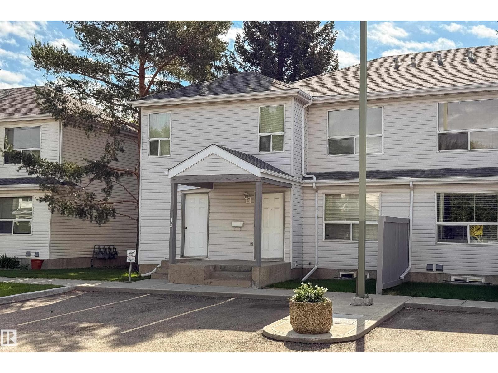 #15 603 YOUVILLE DR E NW — photo 3