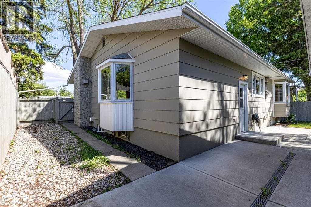 10731 Maplebend Drive SE — photo 2