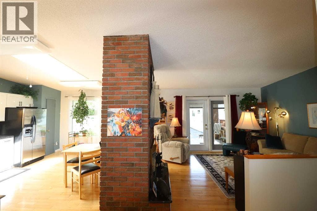 1723 Lakemount Boulevard S — photo 3