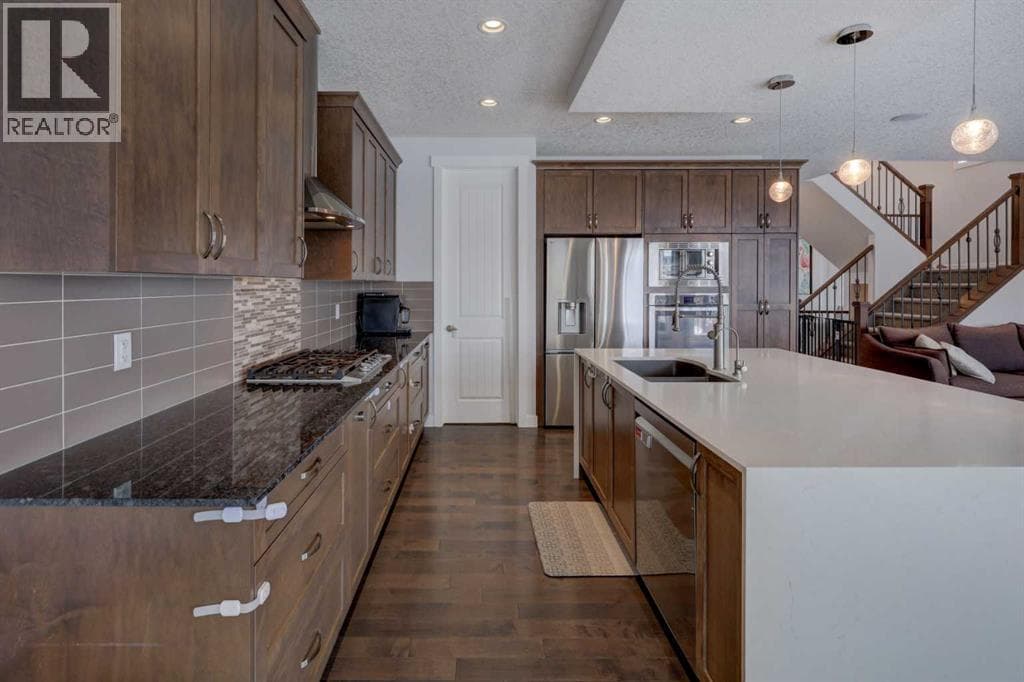546 Sherwood Boulevard NW — photo 5