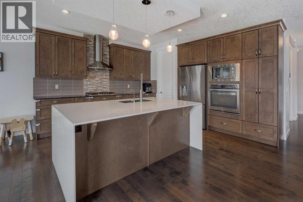 546 Sherwood Boulevard NW — photo 4