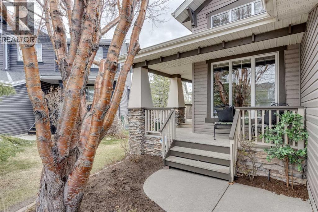230 Royal Oak Place NW — photo 2