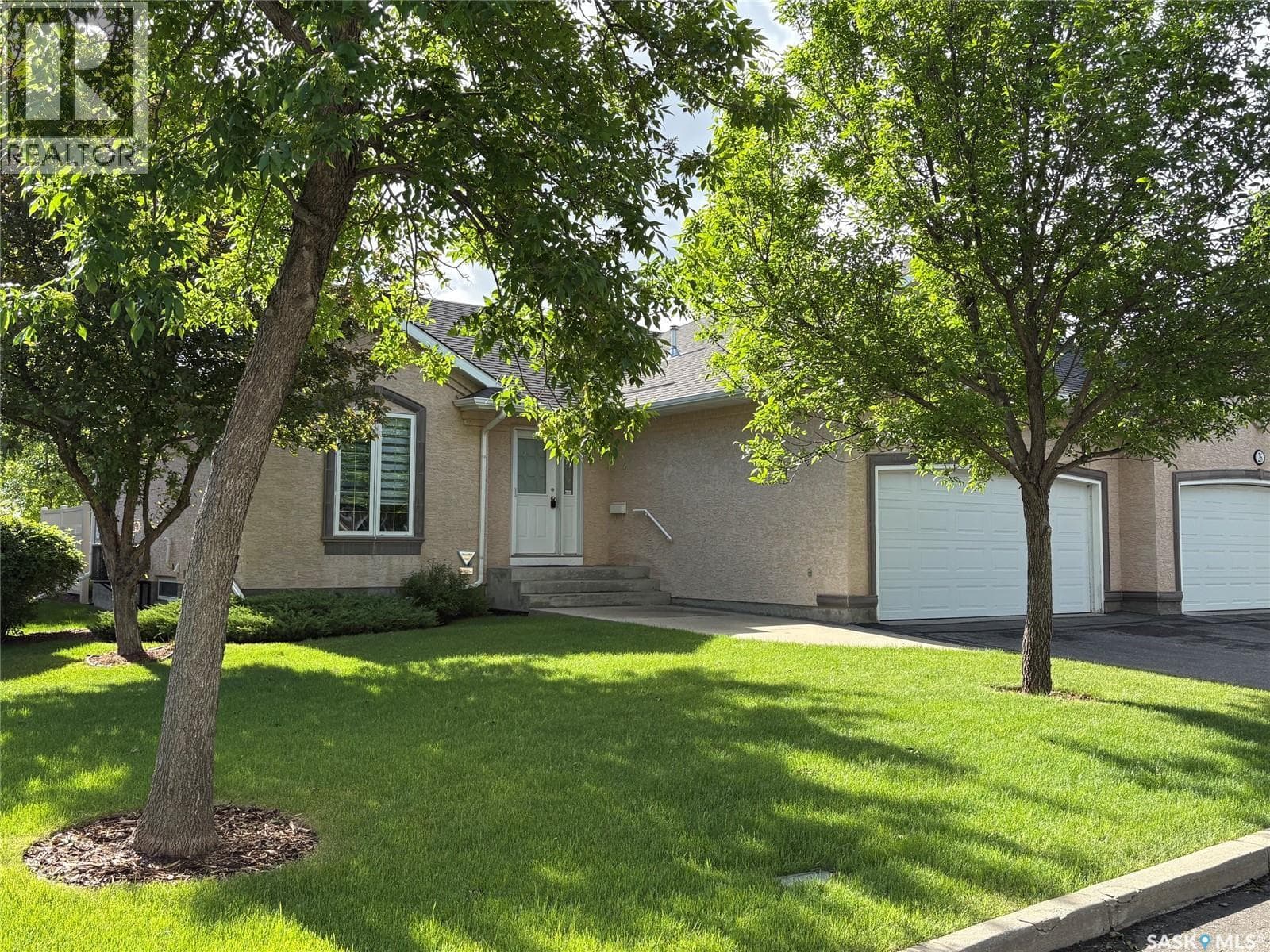27 330 Stodola COURT