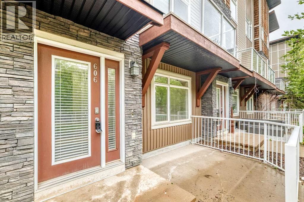 606 Skyview Point Place NE — photo 2