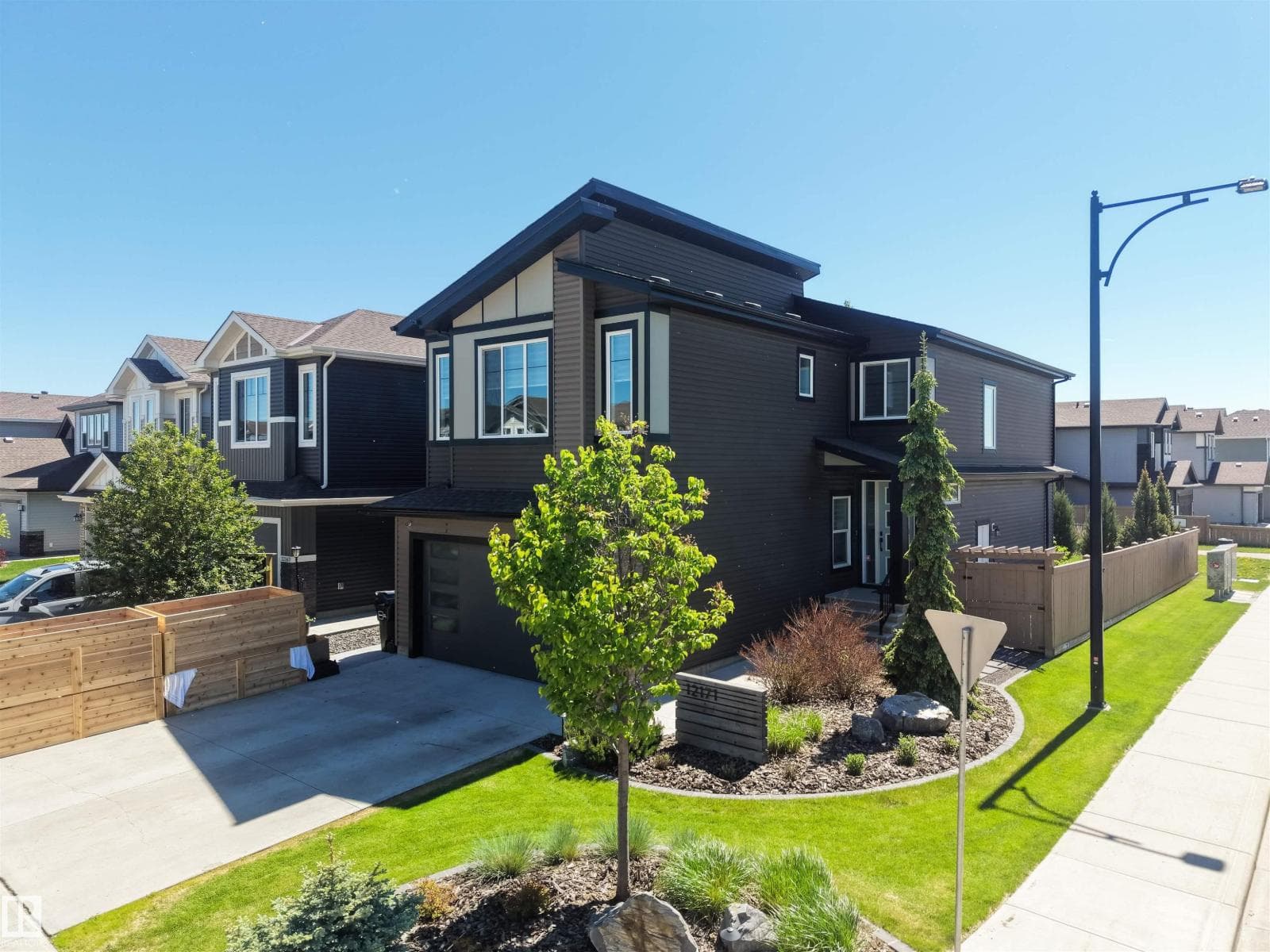 12171 177 AV NW