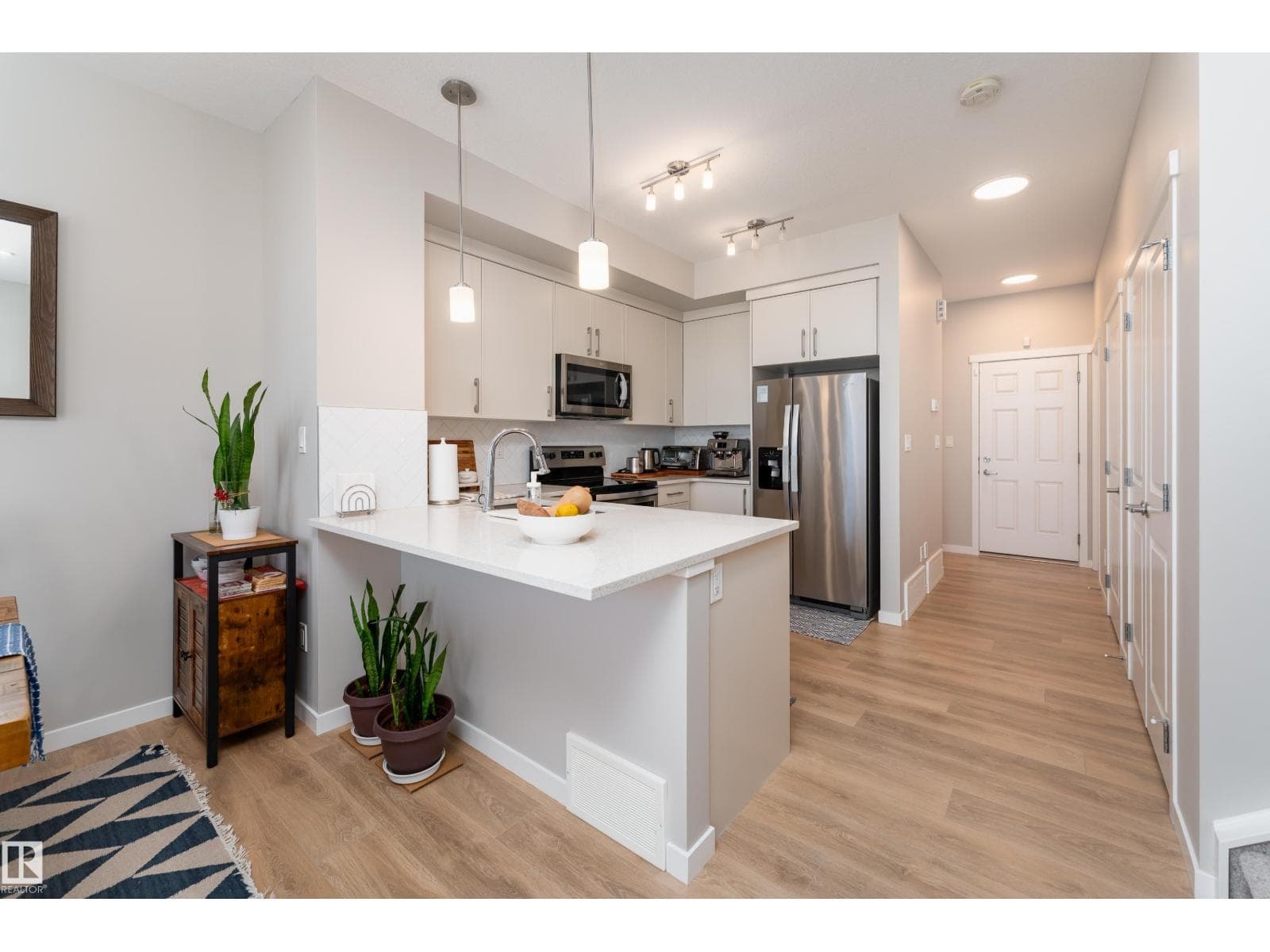 2520 152 AV NW — photo 3