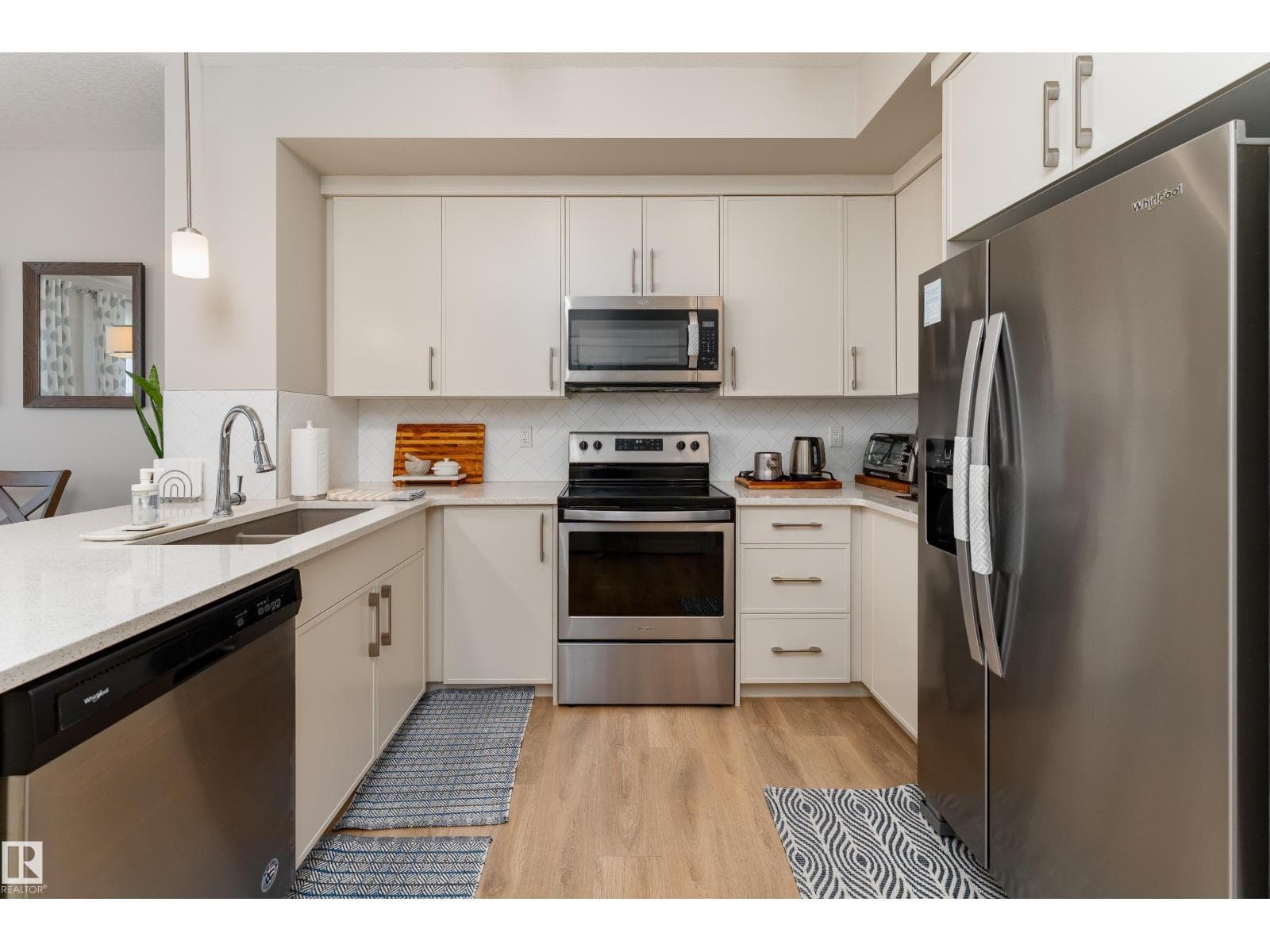 2520 152 AV NW — photo 4