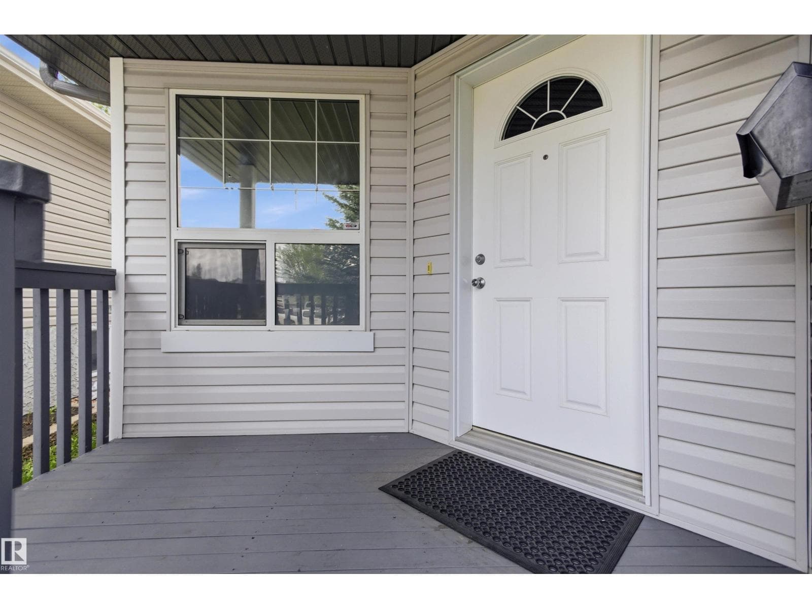 391 FOXBORO DR — photo 3