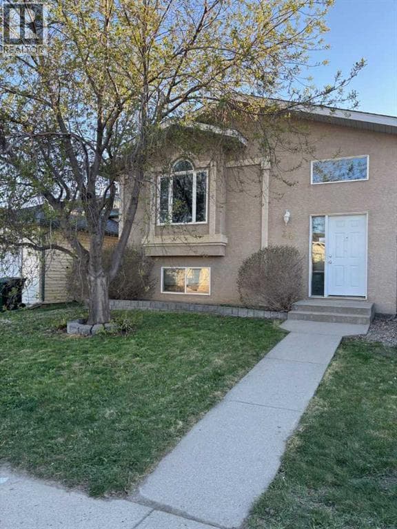 34 Blackfoot Road W
