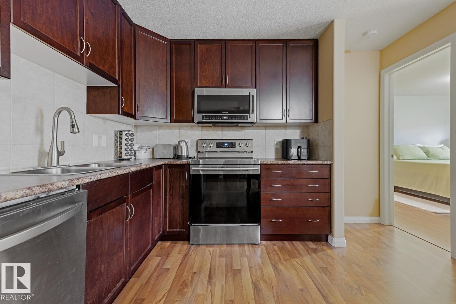 #211 1204 156 Street NW NW — photo 4