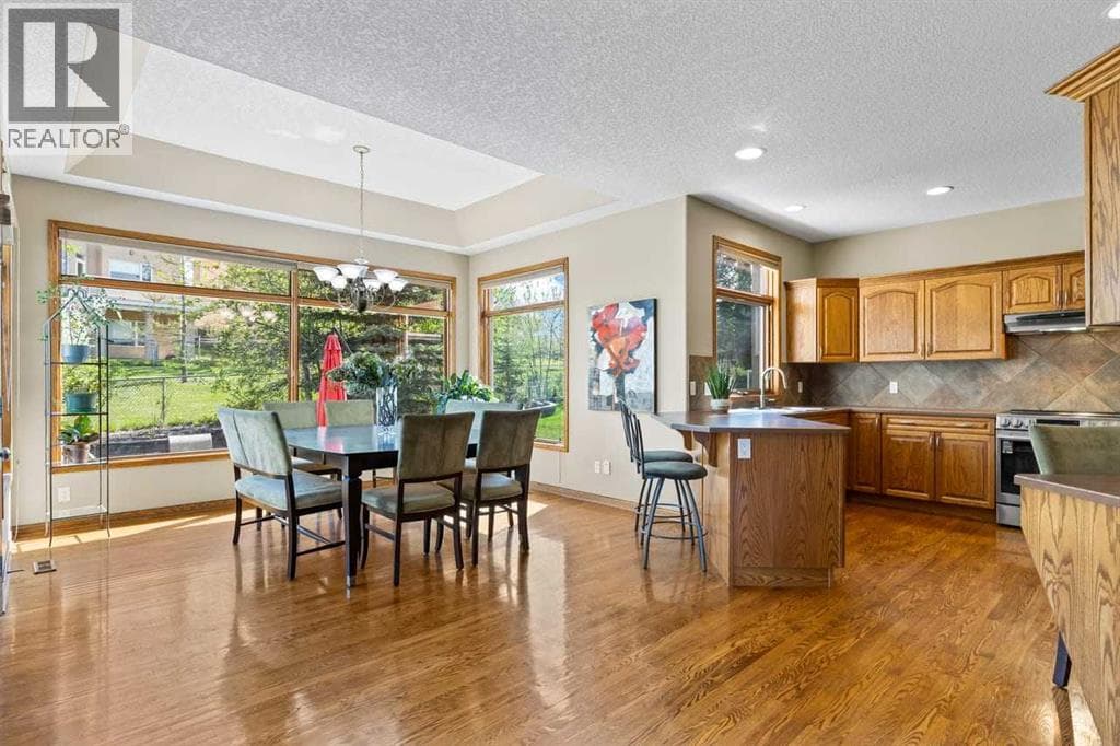 322 Hampstead Way NW — photo 4