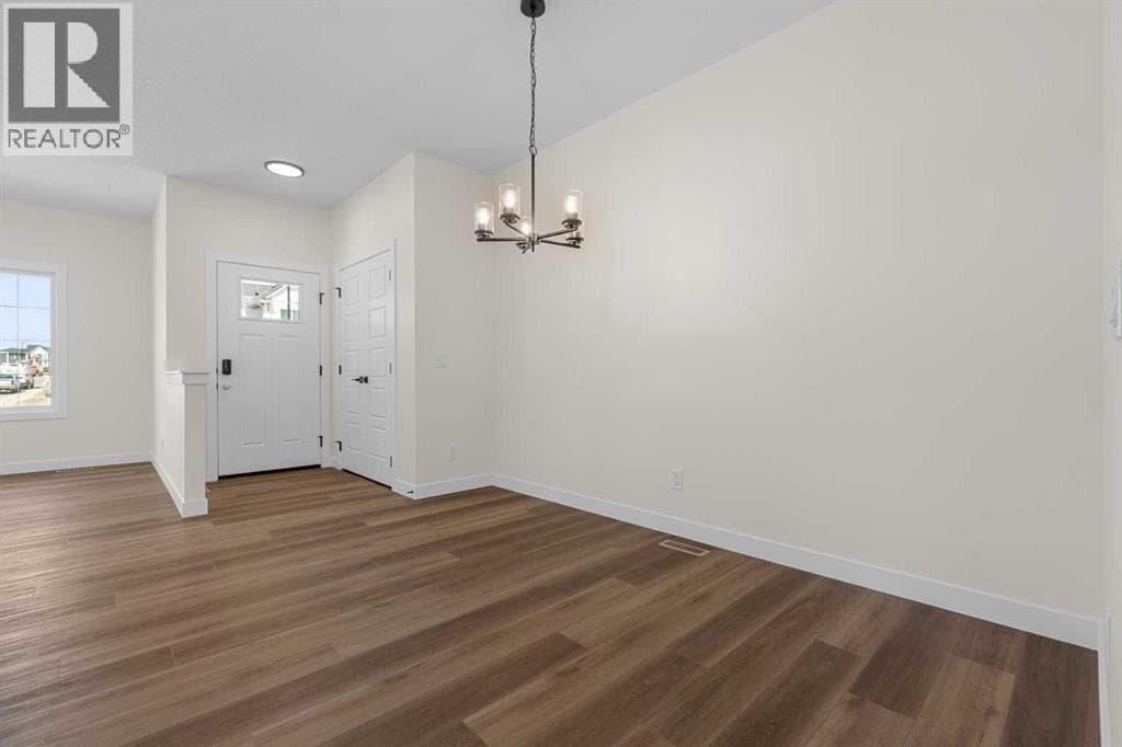 568 Buffaloberry Manor SE — photo 3