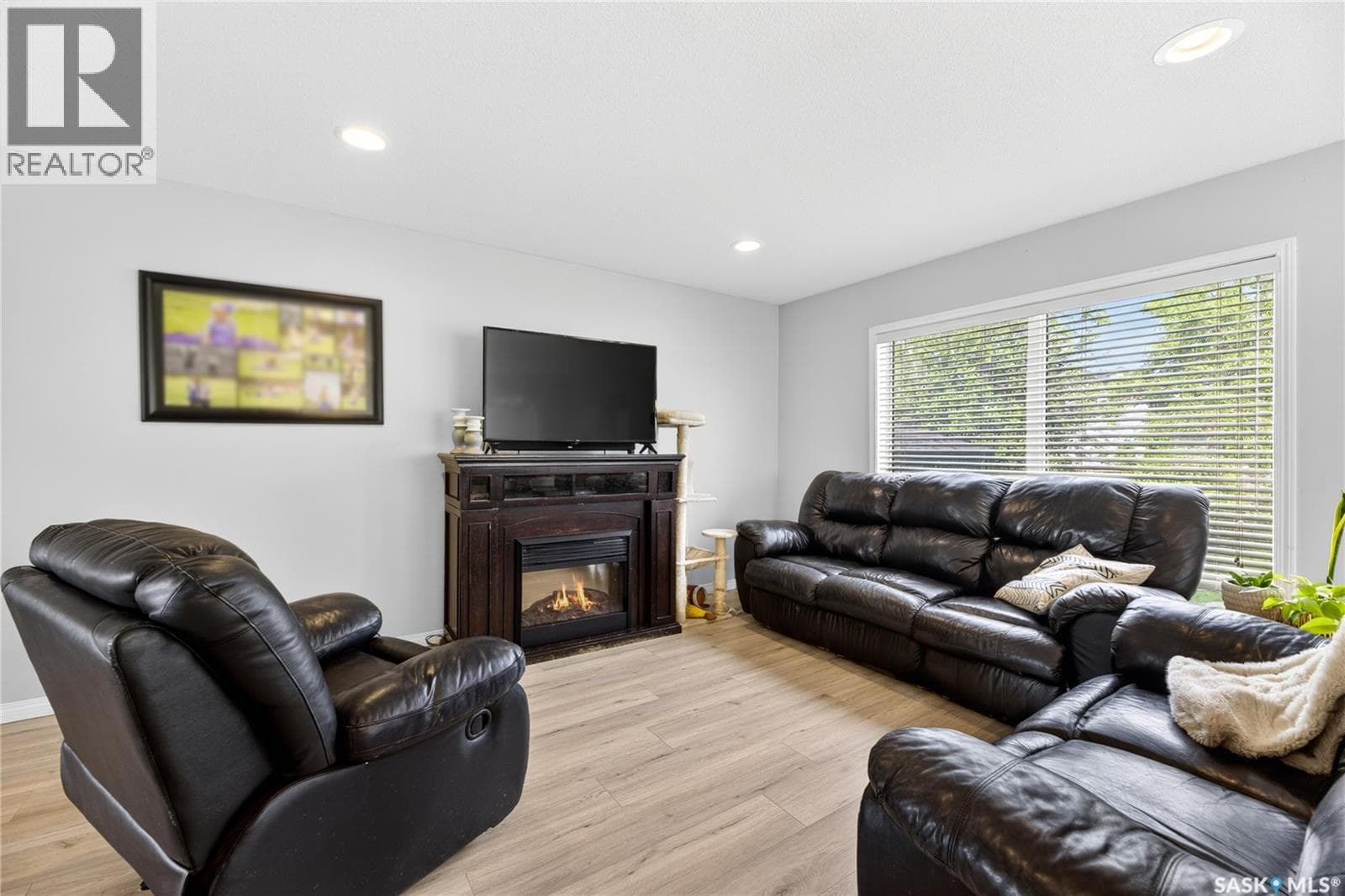 526 Beckett CRESCENT — photo 4