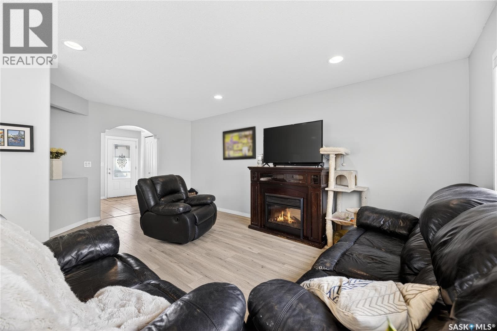 526 Beckett CRESCENT — photo 5