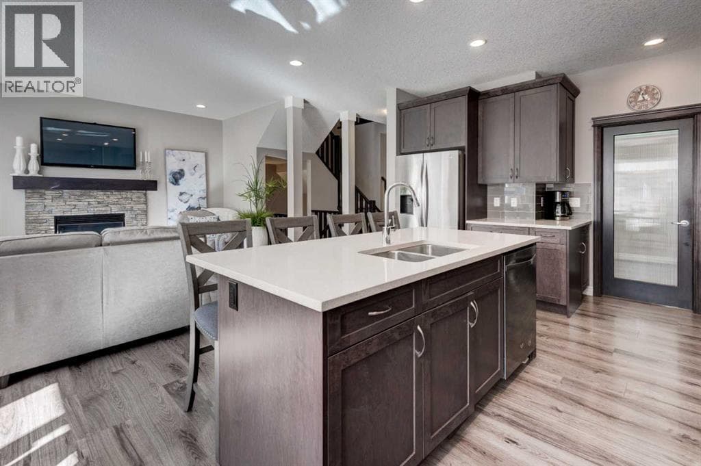 255 Riviera Way — photo 5