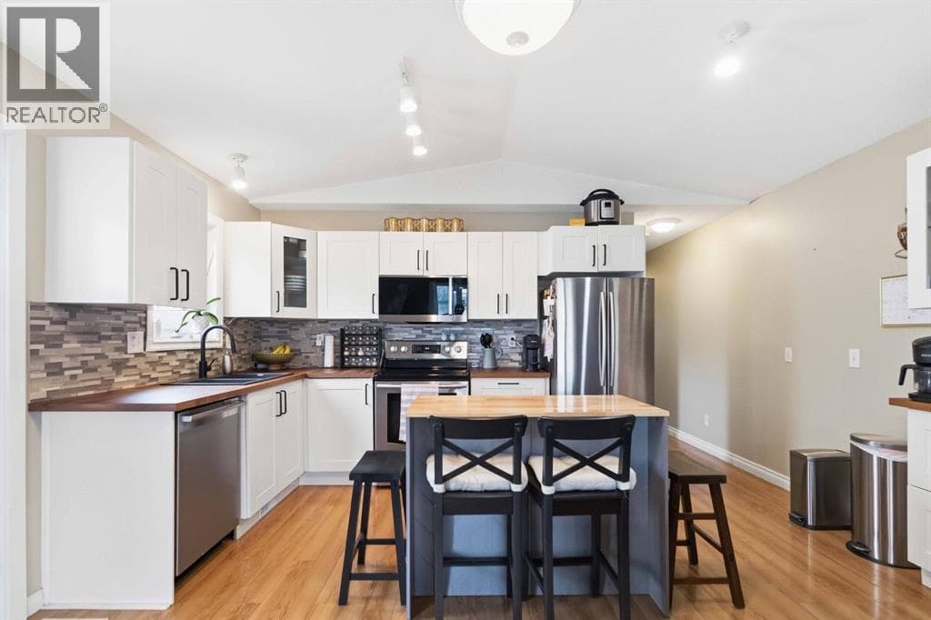 197 Black Bear Crescent — photo 2