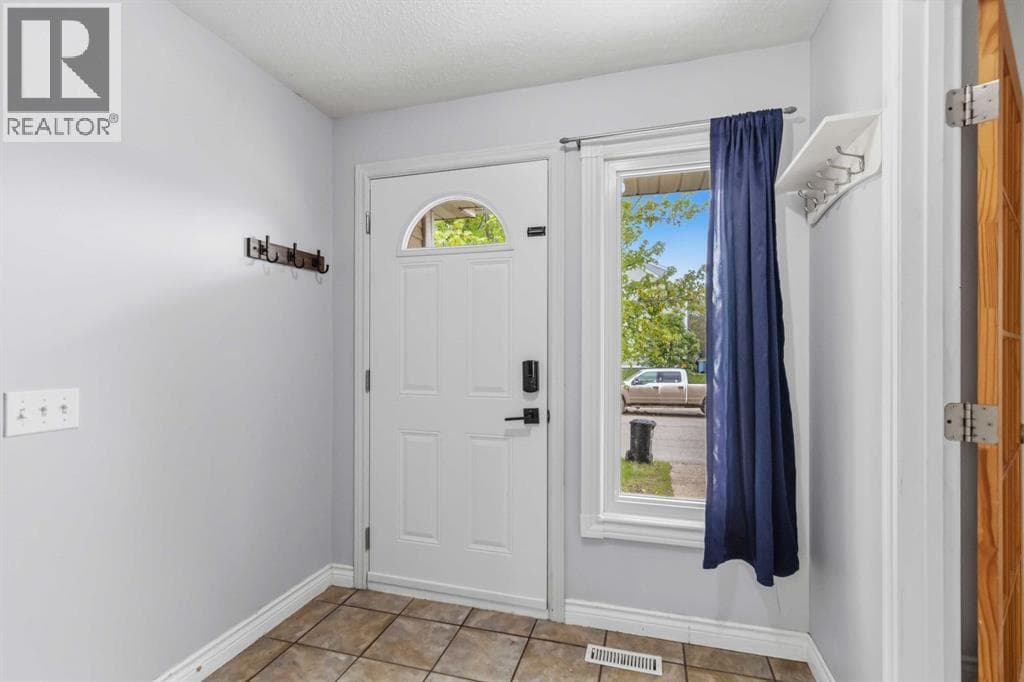 114 A WIndsor Drive — photo 4