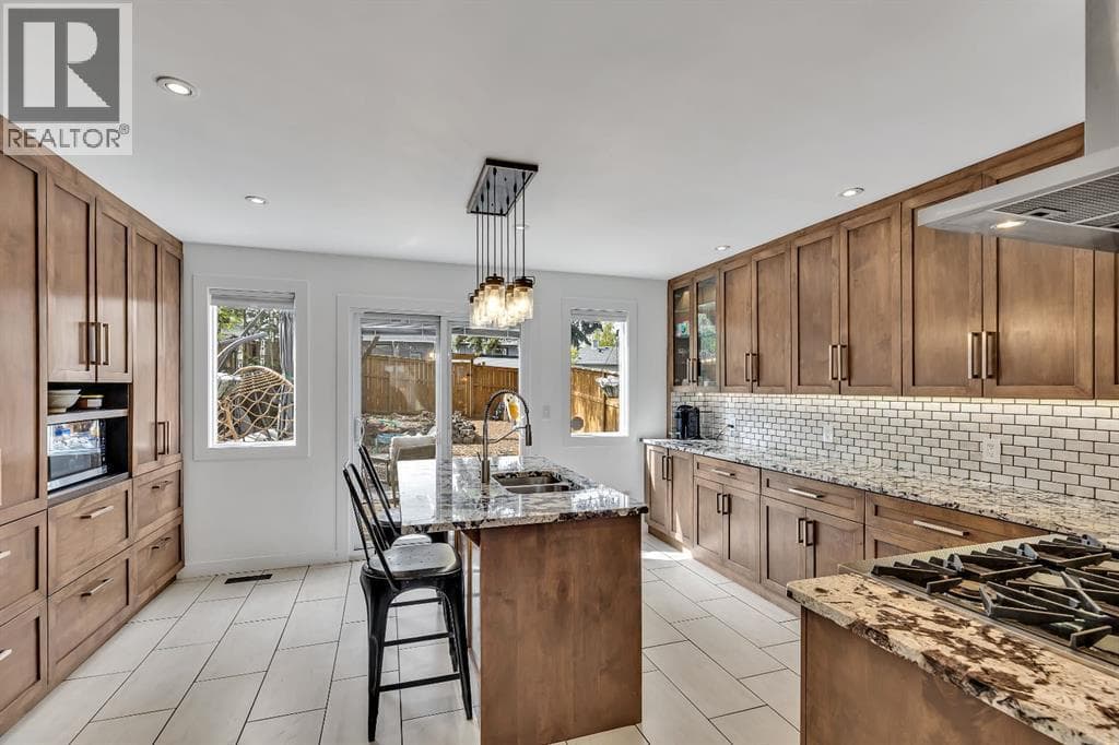 2033 21 Avenue SW — photo 3