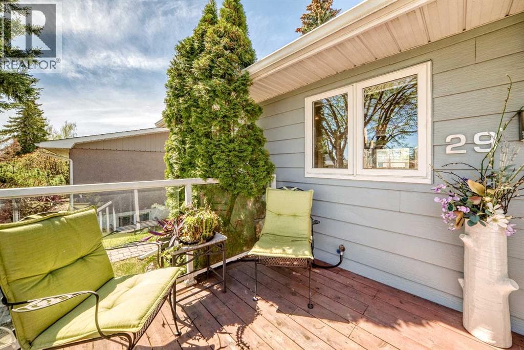 29 Chisholm Crescent NW — photo 4