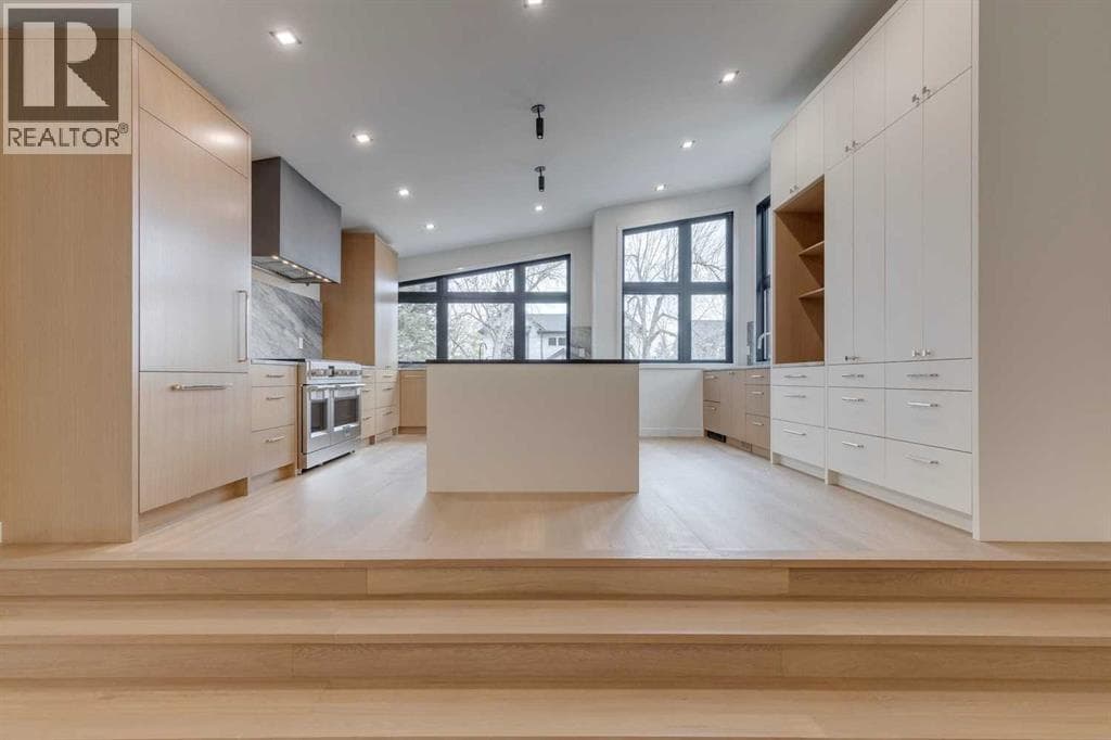 3423 23 Street NW — photo 3