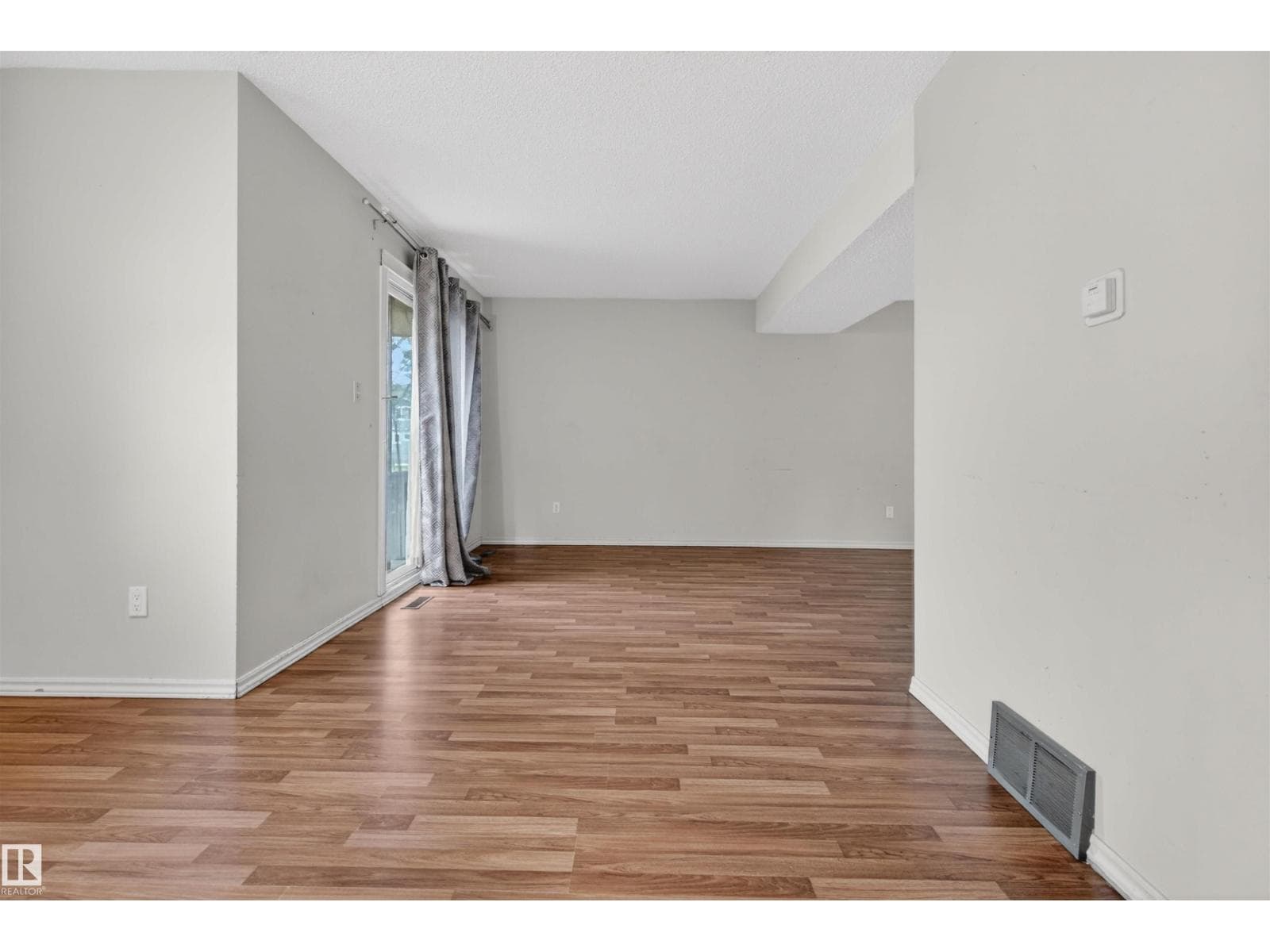 #1 4275 76 ST NW — photo 3