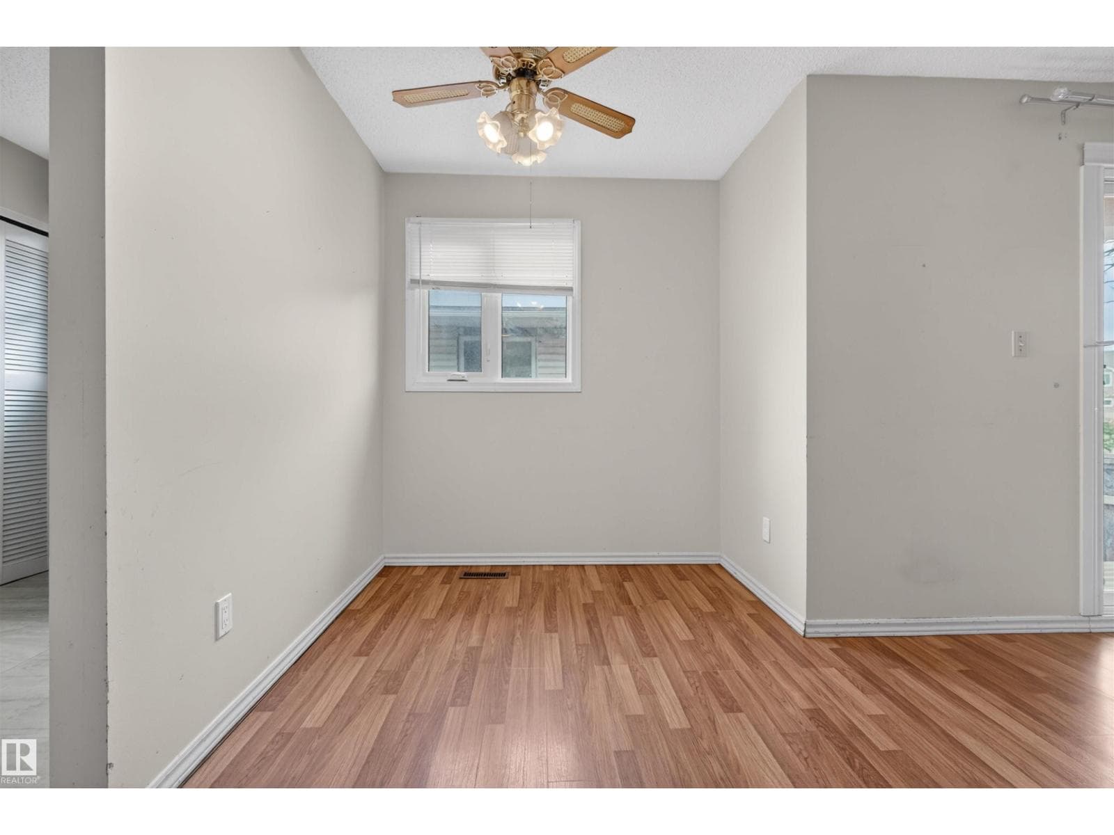 #1 4275 76 ST NW — photo 4