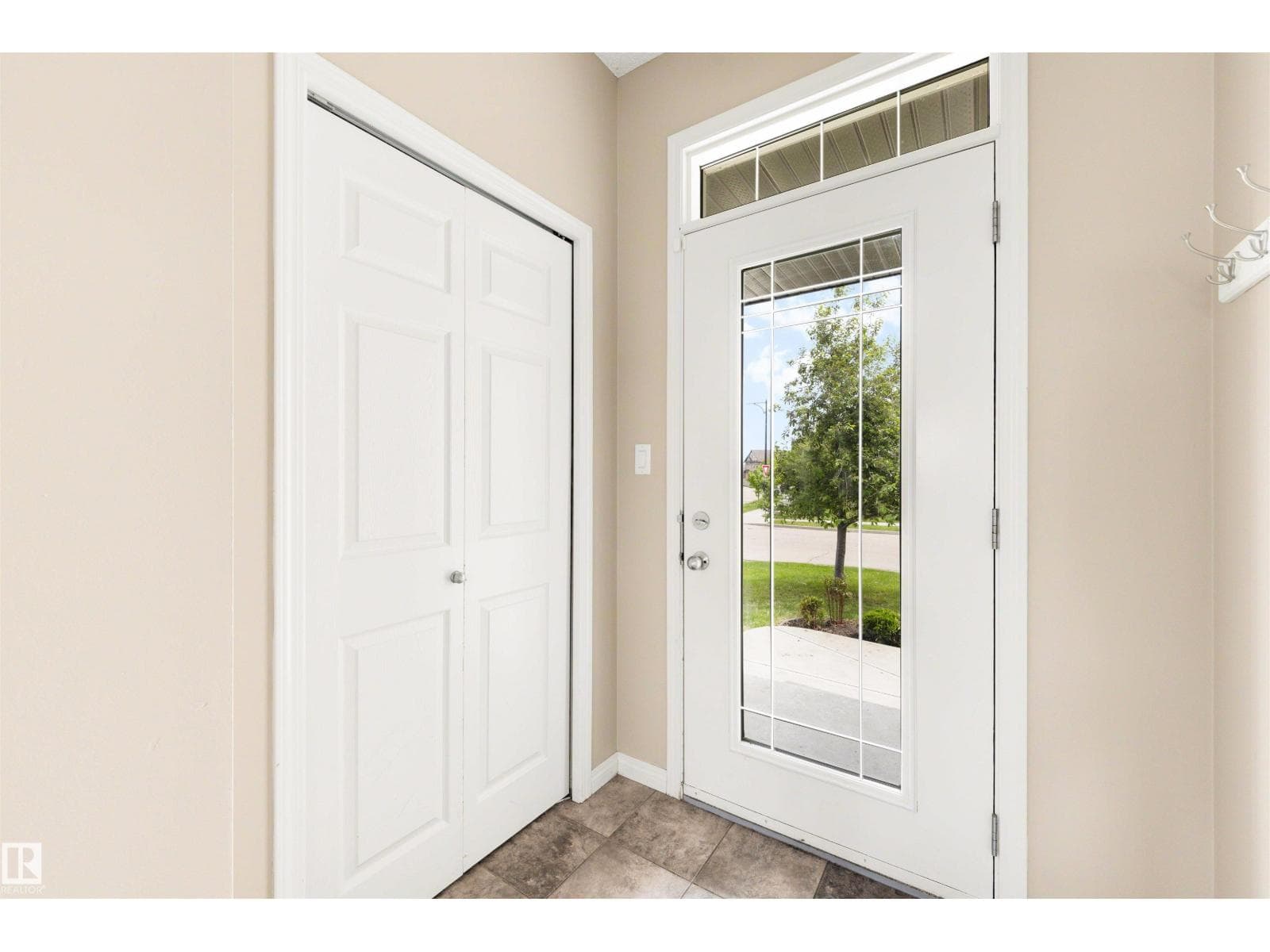 2097 CHALMERS WY SW — photo 2