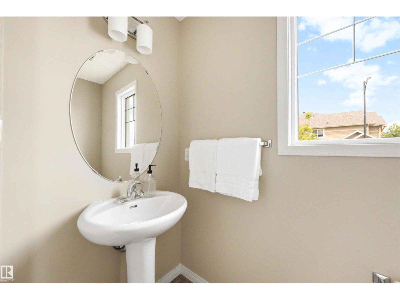 2097 CHALMERS WY SW — photo 4