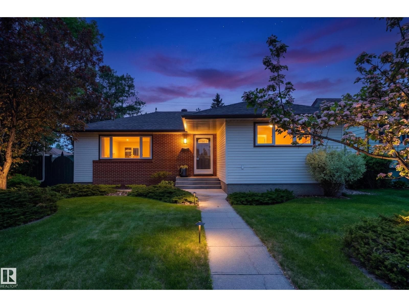 7223 95 AV NW