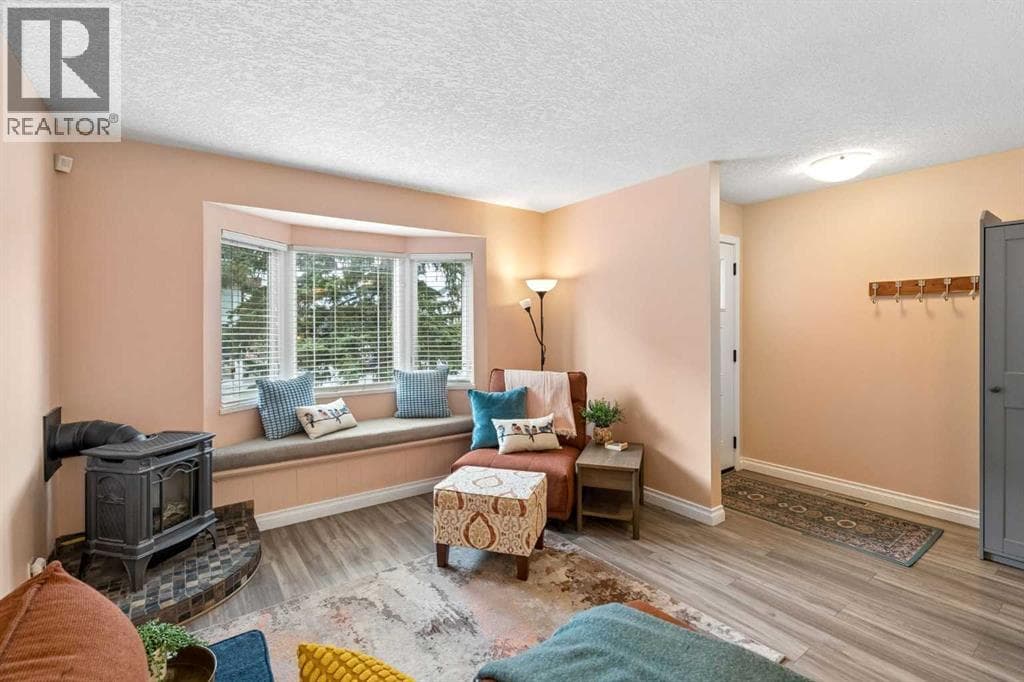 1840 33 Avenue SW — photo 4