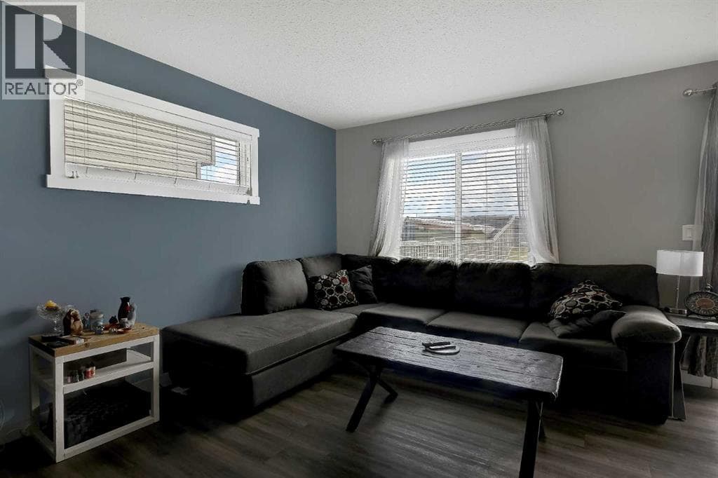 8443 101 Avenue — photo 3