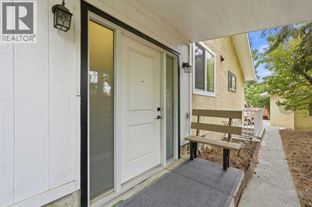 217 Woodvale Bay SW — photo 4