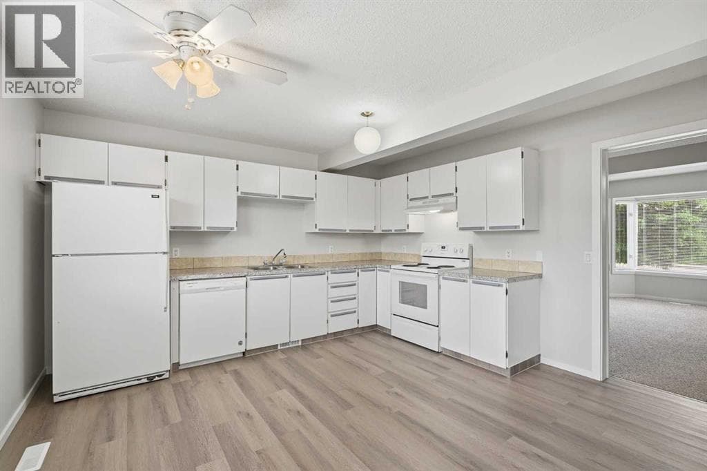20 Ellenwood Drive — photo 2