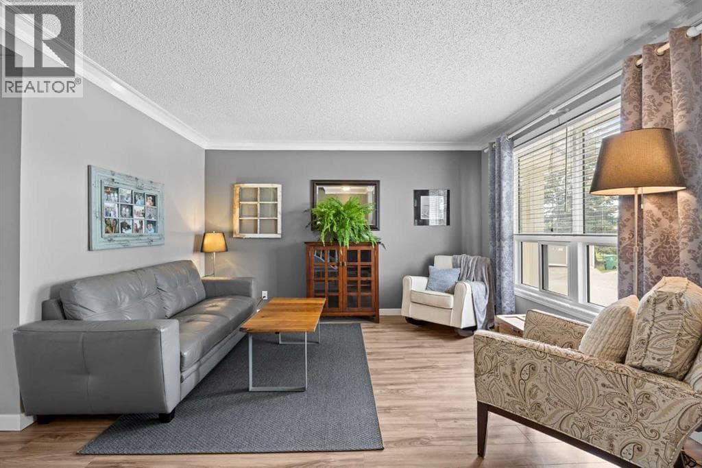 165 Woodmont Terrace SW — photo 4