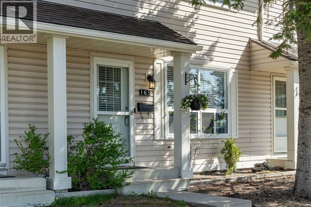 165 Woodmont Terrace SW — photo 2