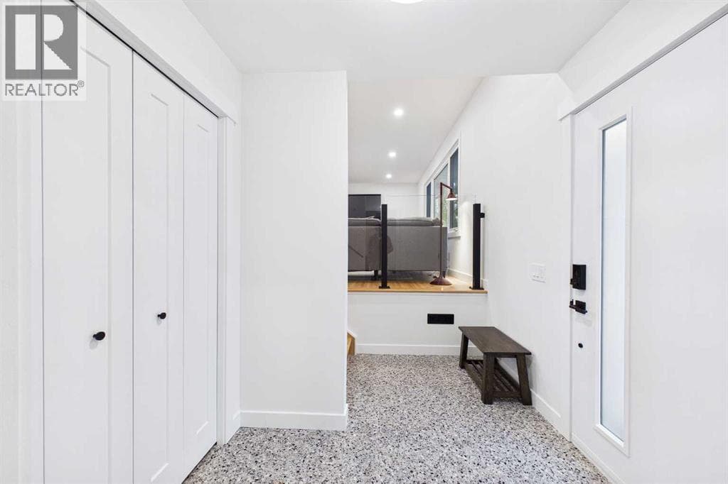 920 Cantabrian Drive SW — photo 2