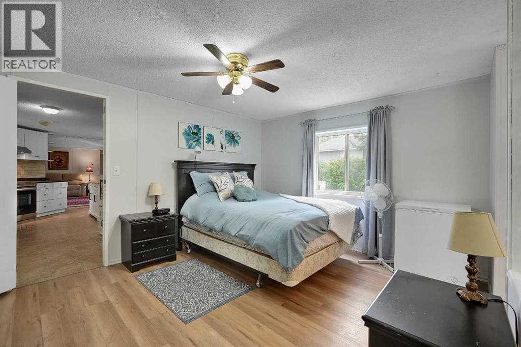 301 STANLEY Avenue — photo 2