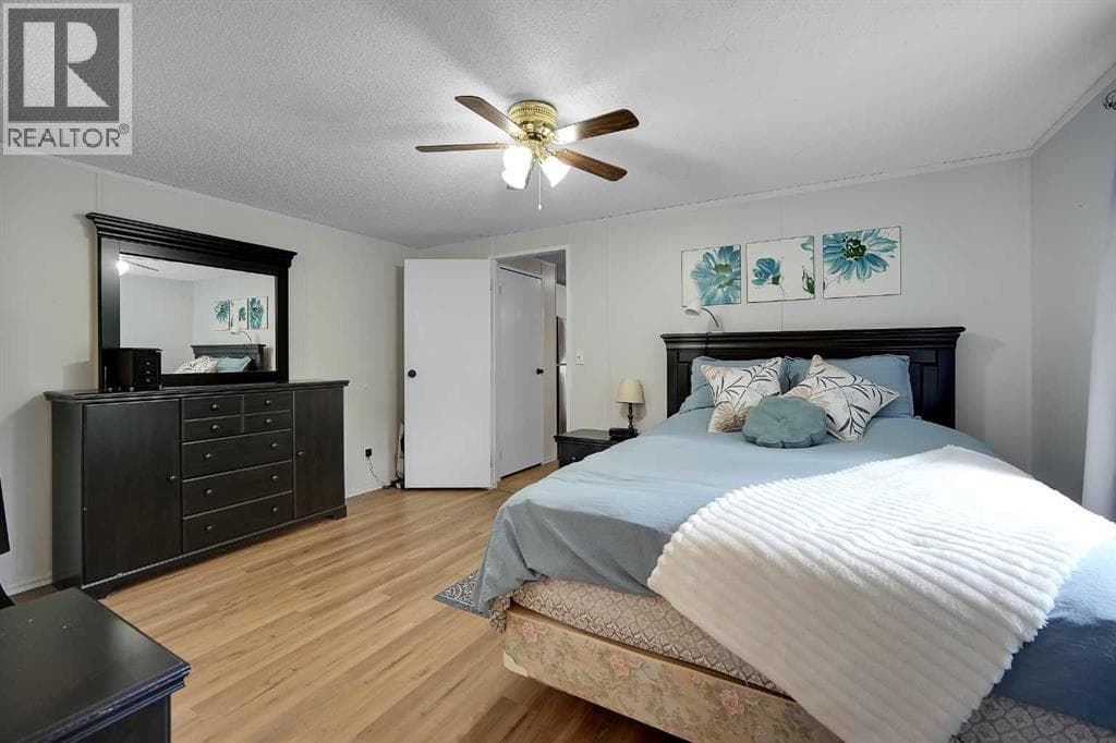 301 STANLEY Avenue — photo 3