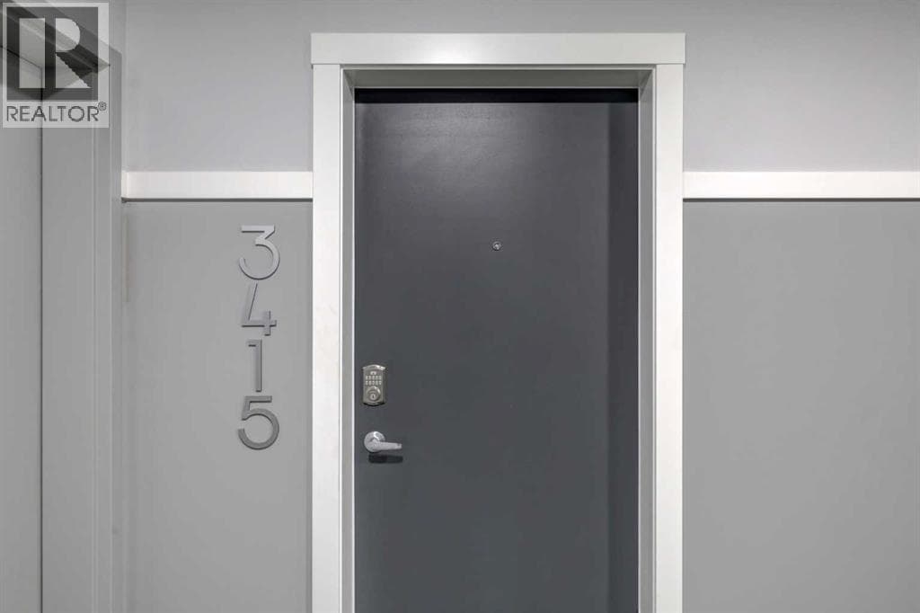 3415, 33 Carringham Gate NW — photo 3