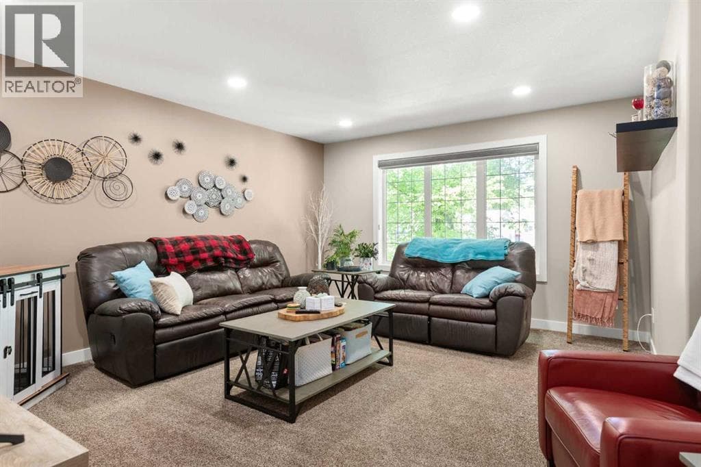 312 4 Avenue NW — photo 5