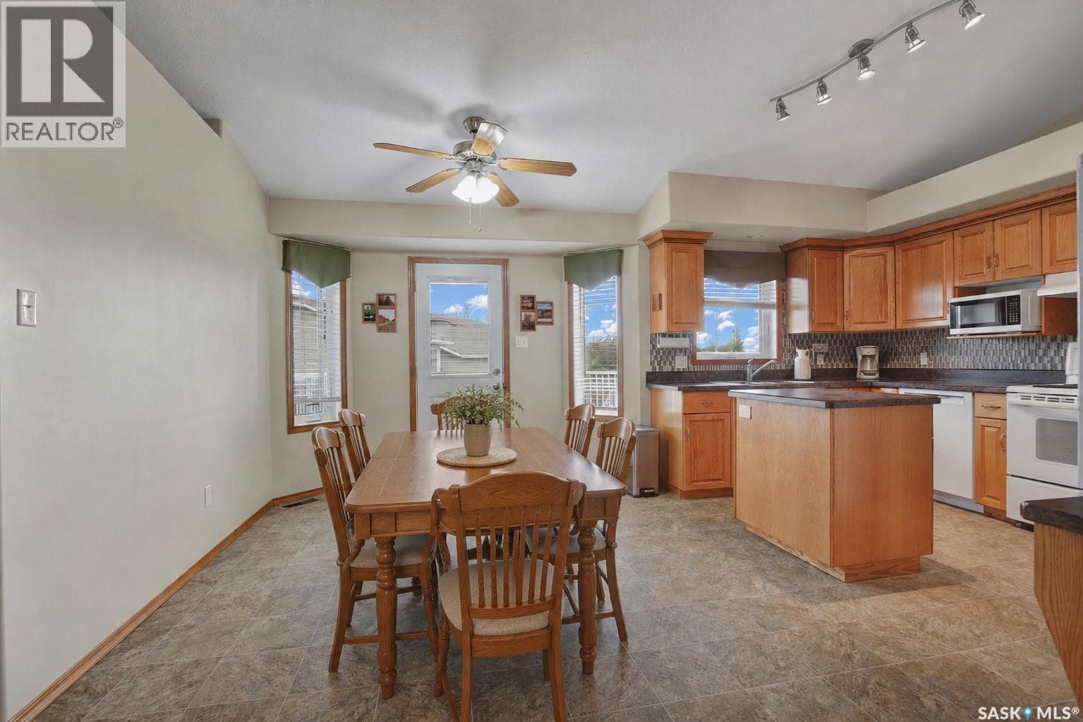 702 Grabowski CRESCENT — photo 5