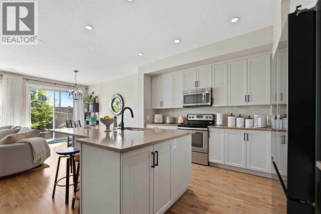 124 Masters Crescent SE — photo 4
