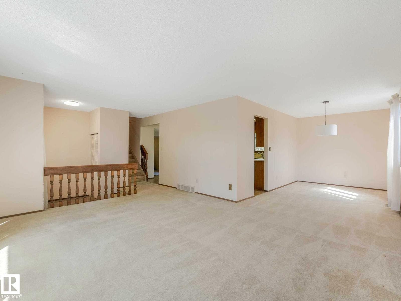 18514 86A AV NW — photo 5