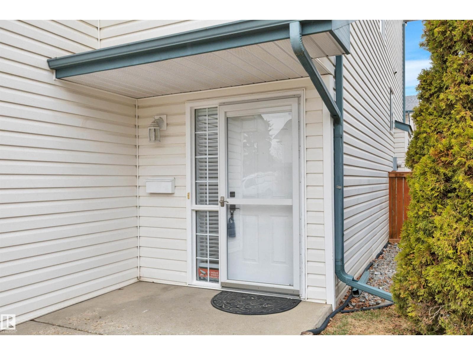 #9 843 YOUVILLE DR NW — photo 3