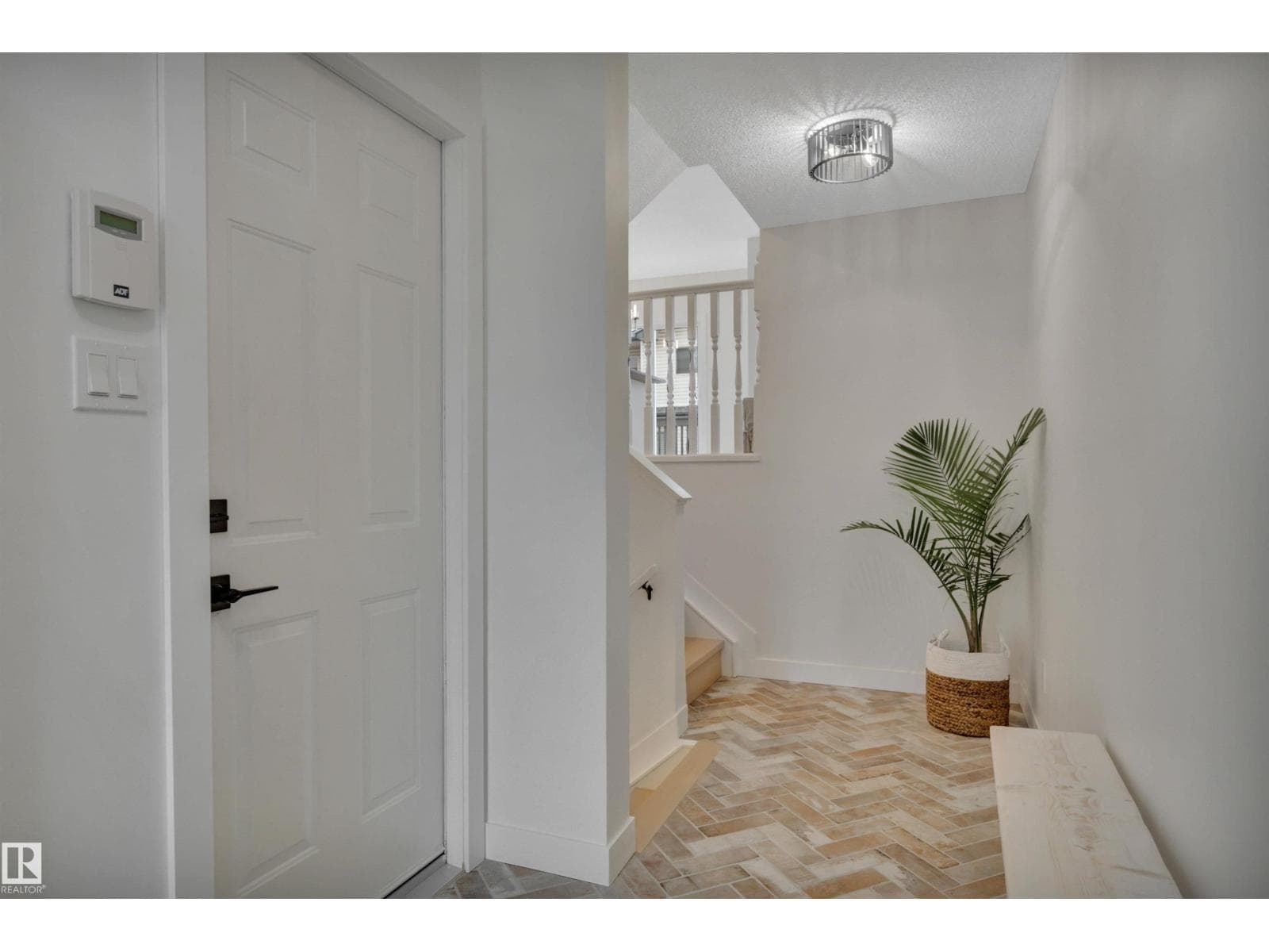 #9 843 YOUVILLE DR NW — photo 5