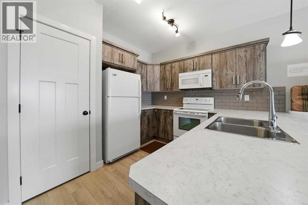 A & B, 58 Valmont Street — photo 4