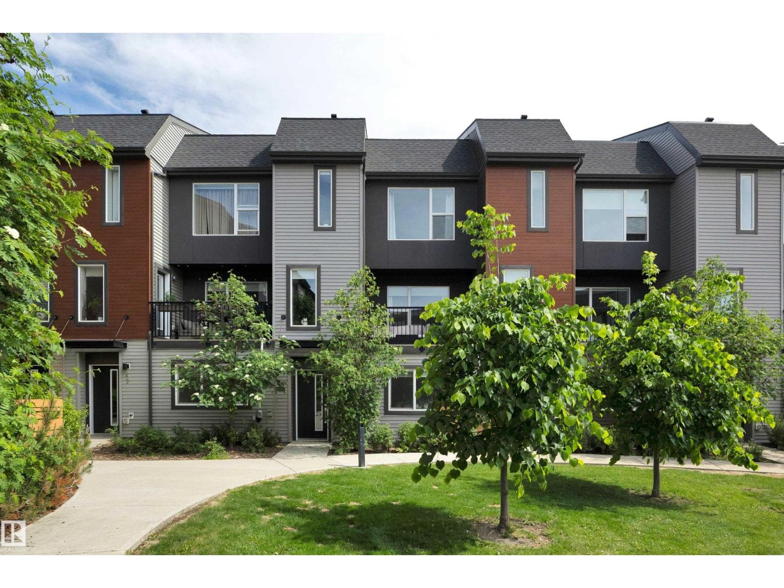 #46 1075 ROSENTHAL BV NW — photo 3
