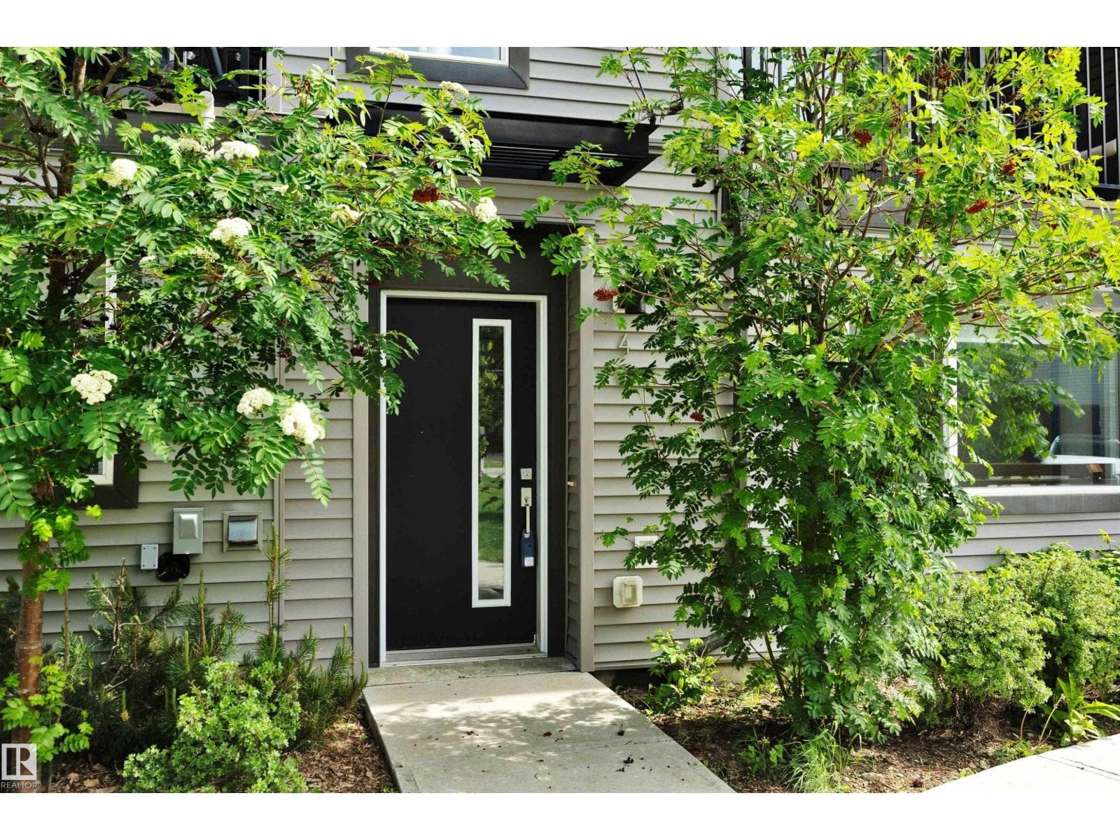 #46 1075 ROSENTHAL BV NW — photo 4