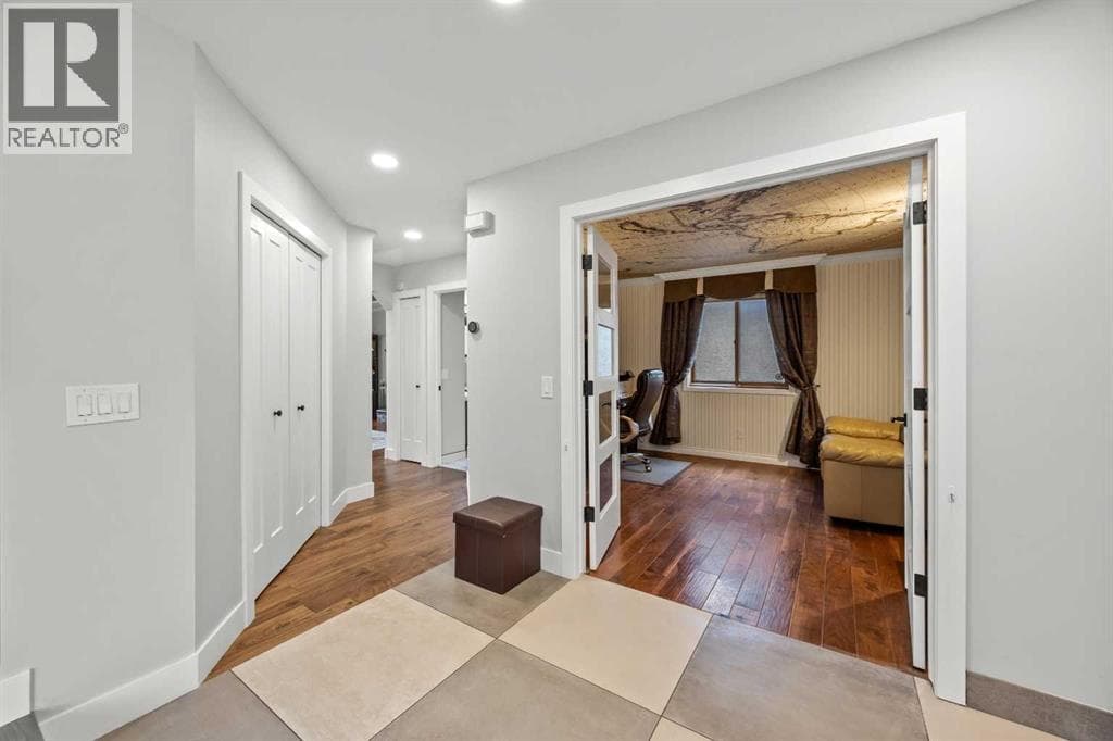 260 Riverside Mews SE — photo 3